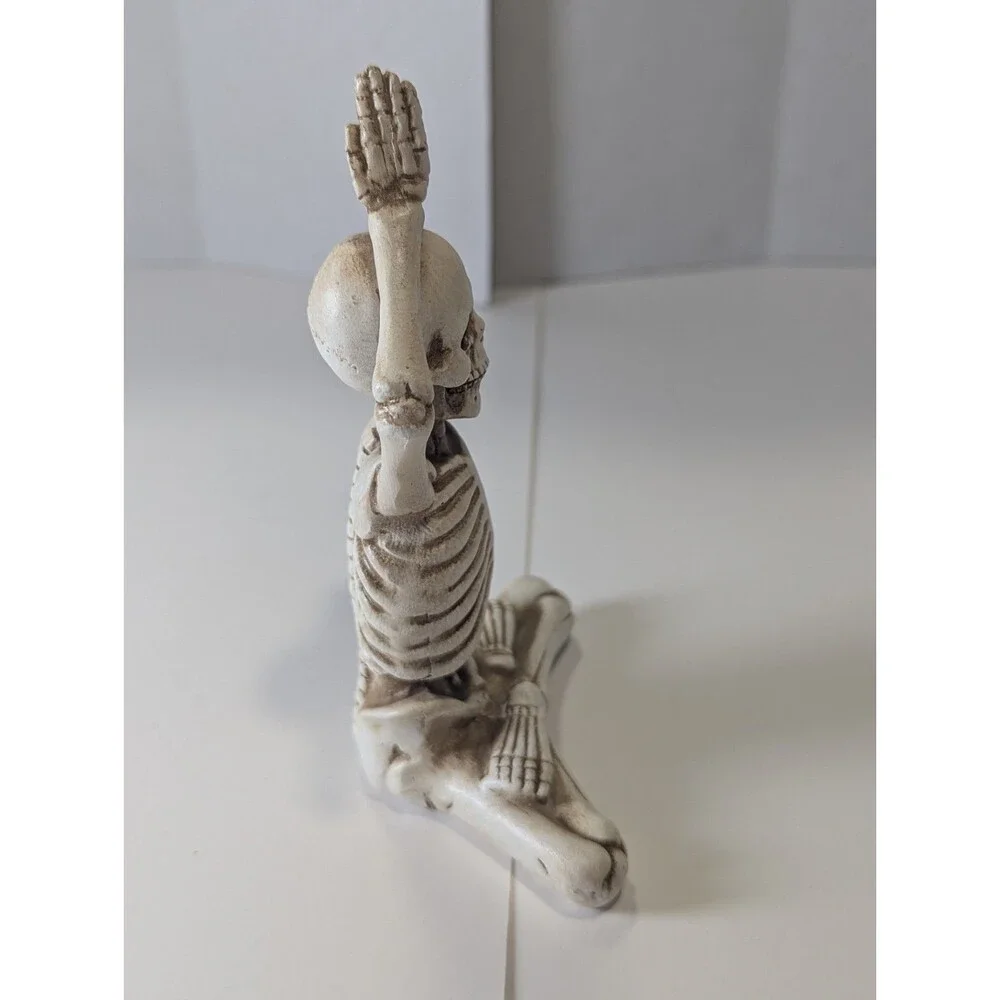 Yoga Skeleton Figurine Resin Meditation Namaste Gothic Halloween Decor